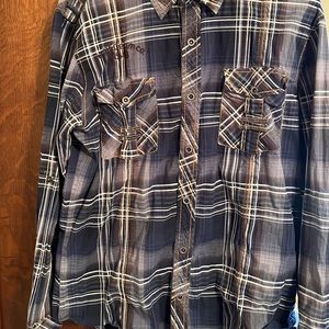 Selling a casual button down shirt from Buckle. No issues with this shirt at all